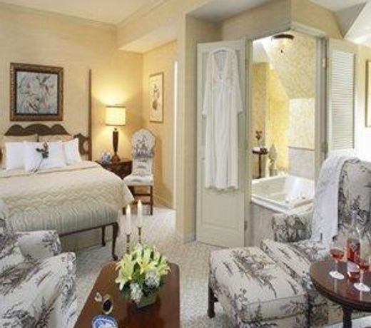 Golden Plough Inn At Peddlers Village