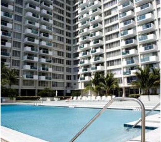 PARADISE SUR L??EAU SUITES