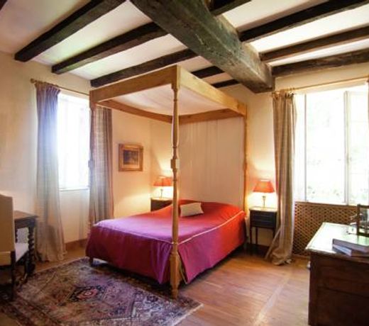 Plushy Villa in Sourzac with Pool Fitness Recreation Centre