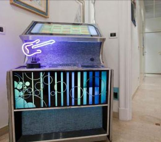 Holiday Jeans Apartment