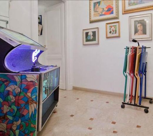 Holiday Jeans Apartment