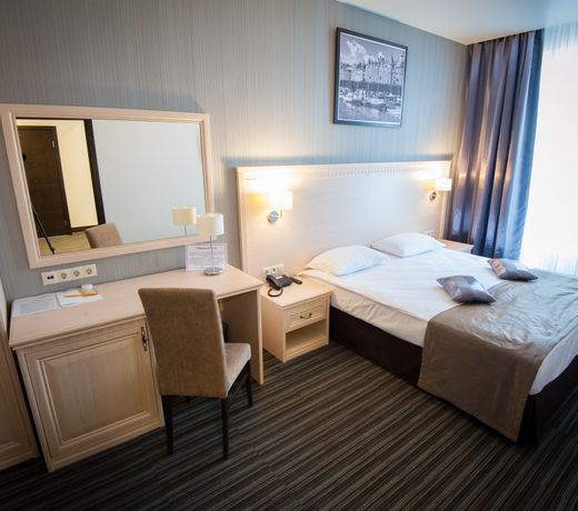 Iskra Hotel