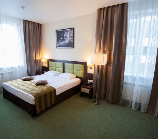 Iskra Hotel