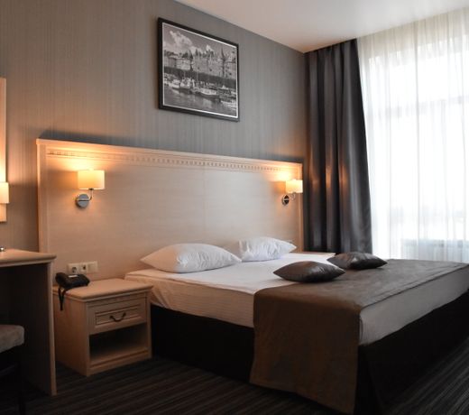 Iskra Hotel
