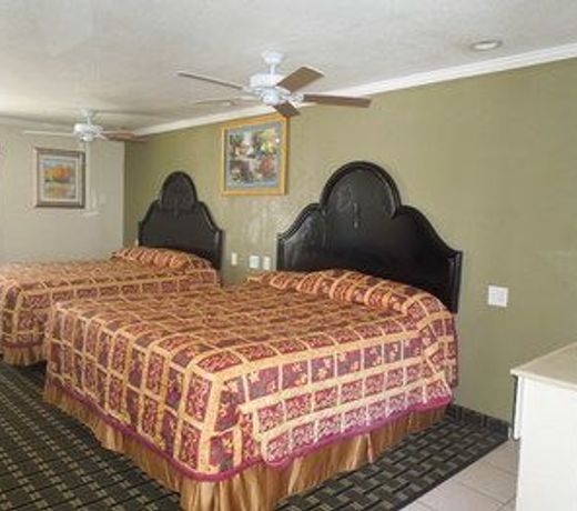 Castaway Motel