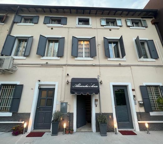 Alexandra's House