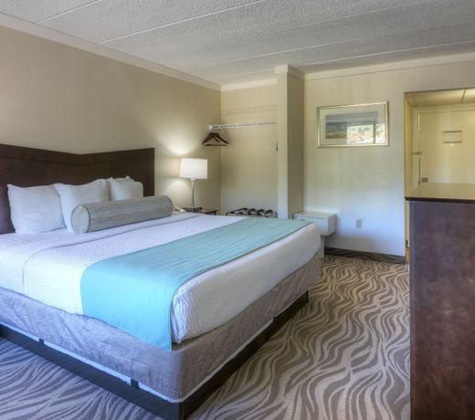 The Breakers Hotel & Suites