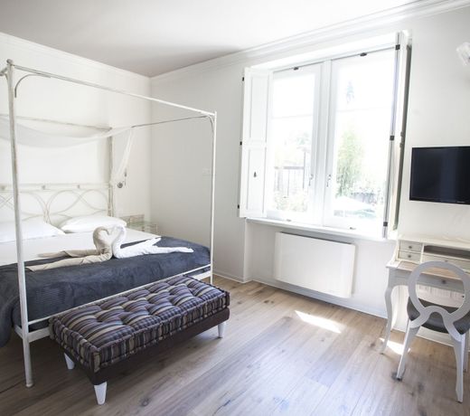 Villa Italia Luxury Suites and Apartments