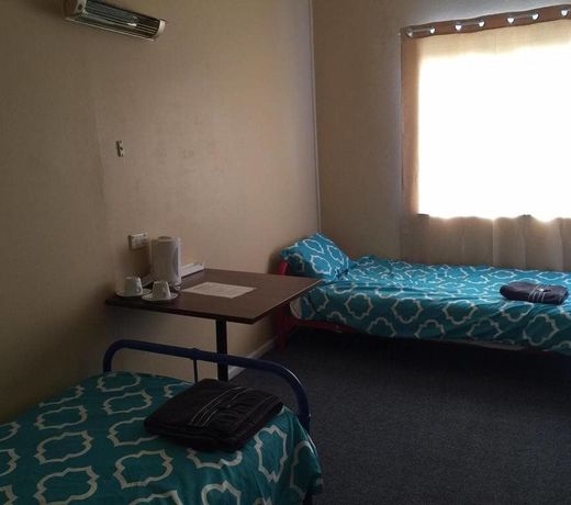 iMotel AU