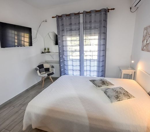 Apartments and Room Danijel