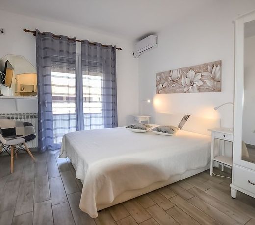Apartments and Room Danijel