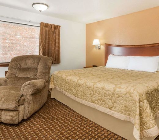 Super 8 by Wyndham Goodland