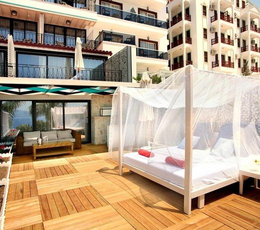 Nur Beach Hotel