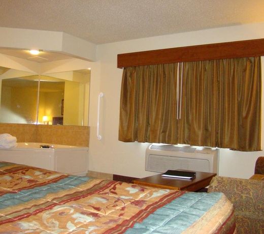AmericInn by Wyndham Kewanee