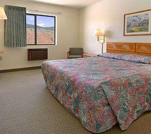 Super 8 by Wyndham Dubois