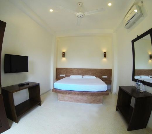 Hideaway Lodge