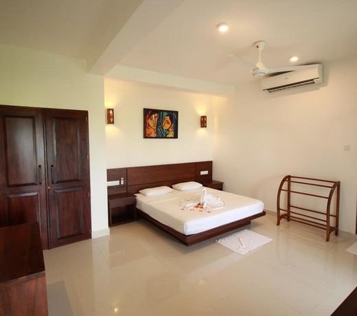 Hideaway Lodge