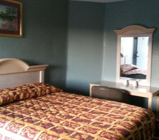 Deluxe Motel