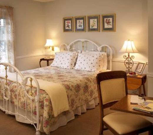 Eagle Harbor Inn