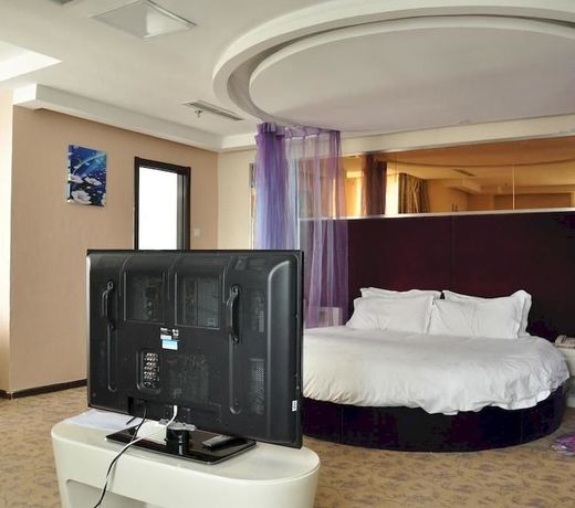 Rafael Hotel