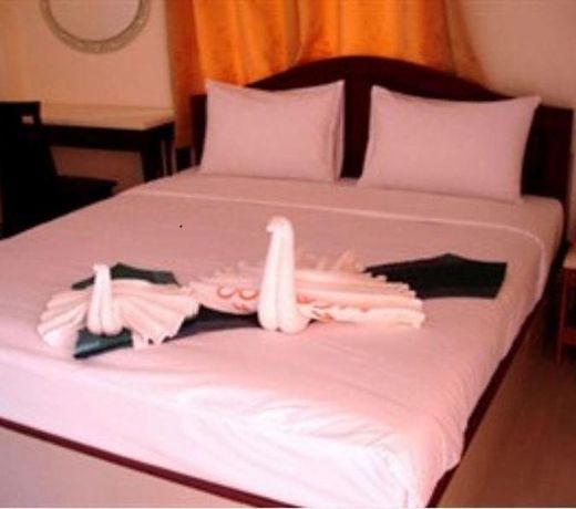 Naris Phuview Resort