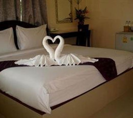 Naris Phuview Resort