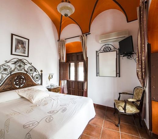 Hotel Las Palmeras by Vivere Stays