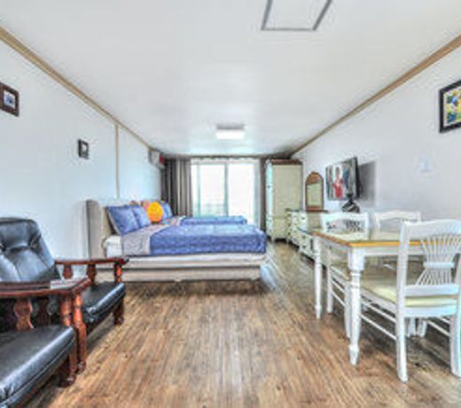 Sokcho Esher House Pension