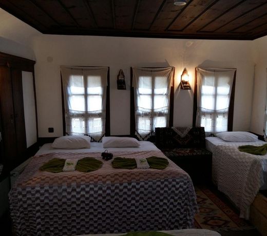 Beyaz KonaK Green Garden Hotel