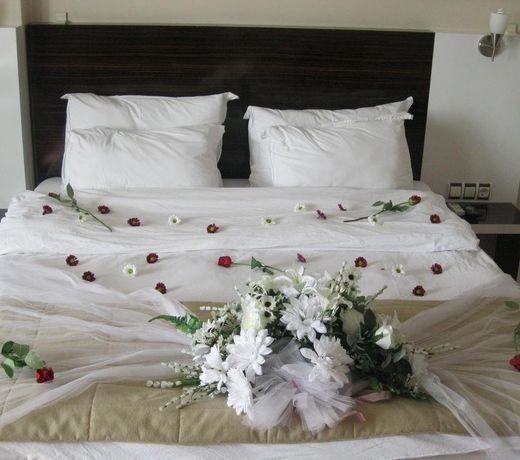 Anya Suit Otel