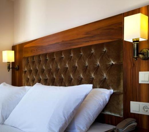 Montana Hotel