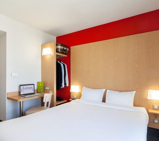 B&B HOTEL Paris Romainville Noisy-le-Sec
