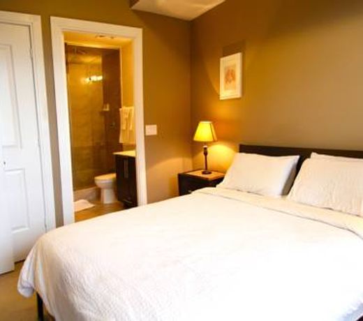 Red Maple Suites Mississauga