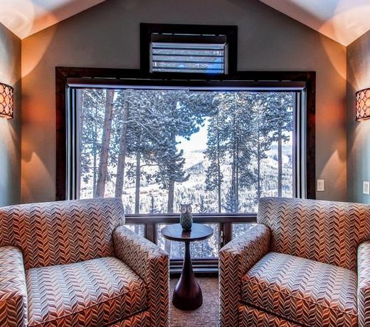 Grand Vista Lodge