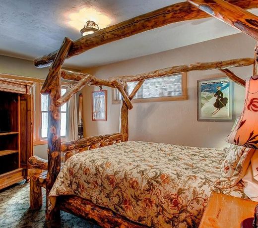Ski Classic Lodge