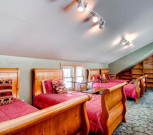Ski Classic Lodge