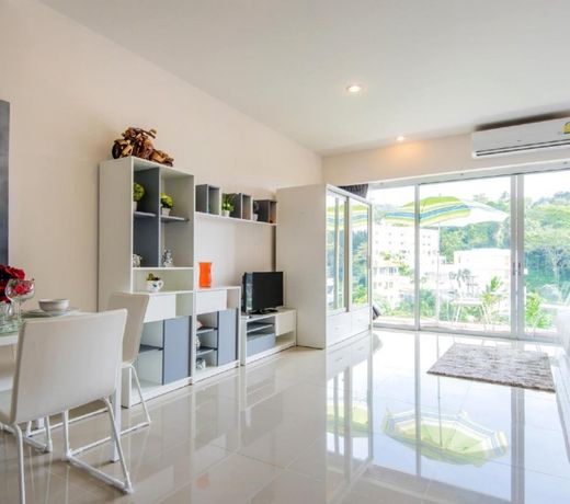 Chic Condo Karon