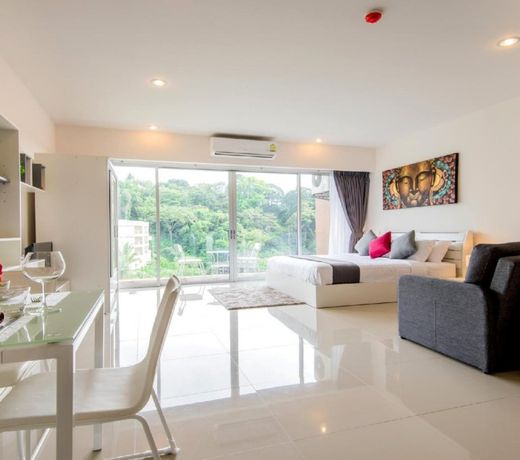 Chic Condo Karon