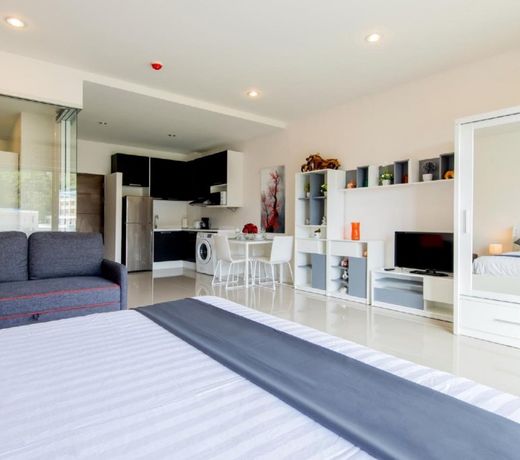 Chic Condo Karon