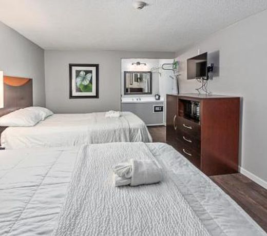Golden Isles Inn & Suites