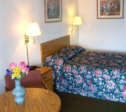 Golden Isles Inn & Suites
