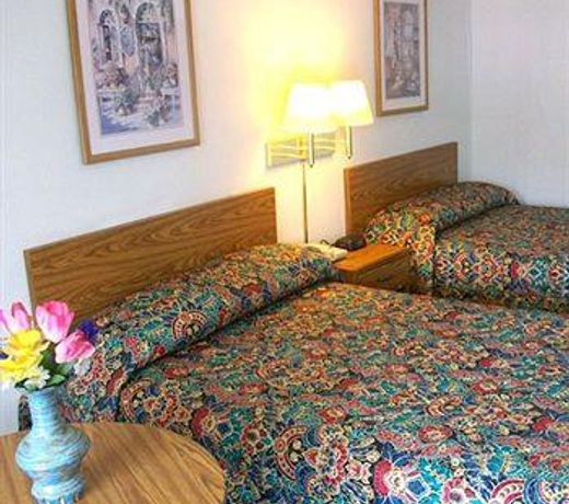 Golden Isles Inn & Suites