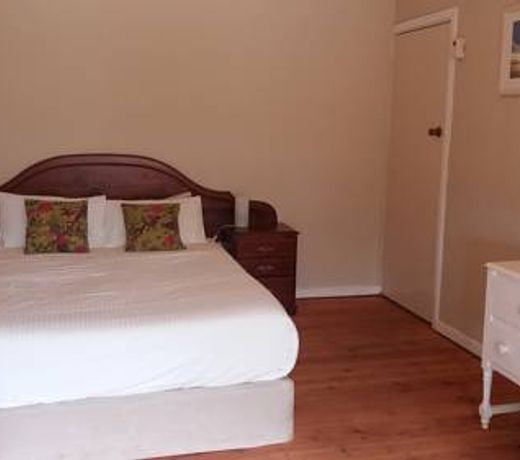 Pelican Lagoon Lodge