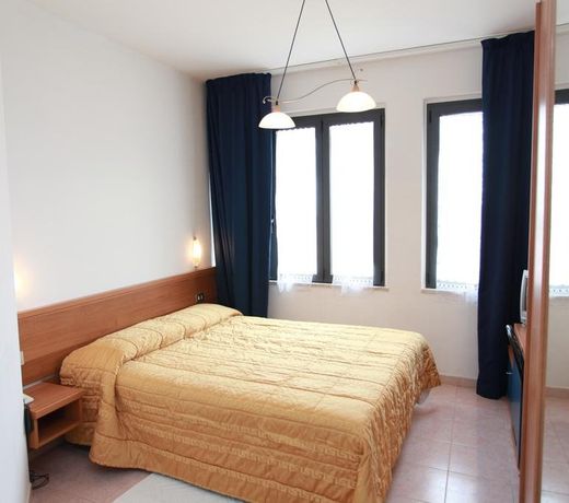 Hotel Athena