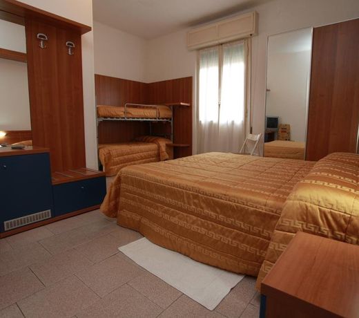 Hotel Athena