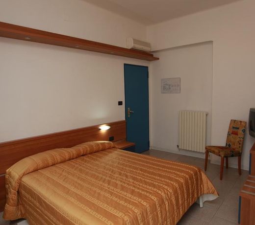 Hotel Athena