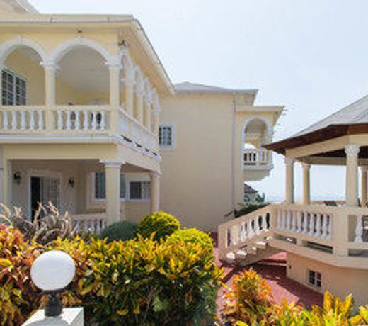 The Royal Kensington Villa