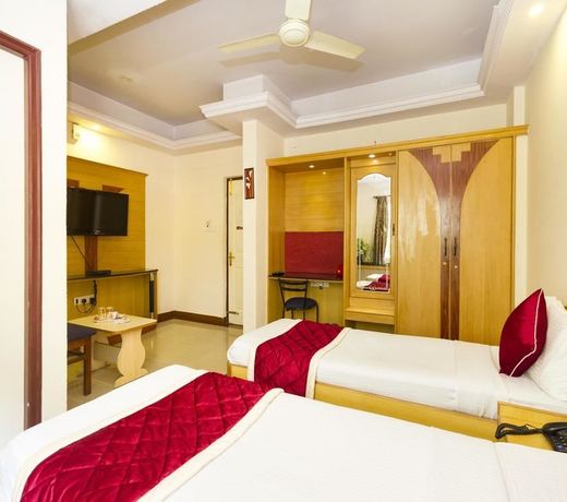 OYO 331 Hotel Skanda Shelters