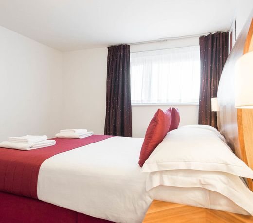 PREMIER SUITES Newcastle