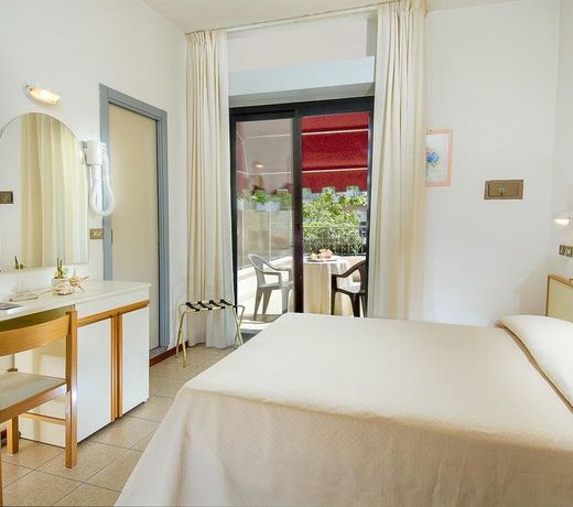 Hotel Novella